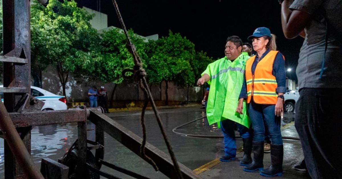 Verifican trabajos de limpieza de alcantarillas en Playa del Carmen