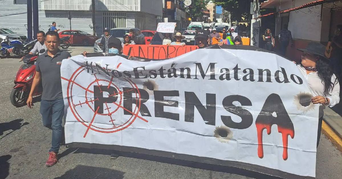 Marchan en Chilpancingo, Guerrero, por los 4 periodistas agredidos a balazos