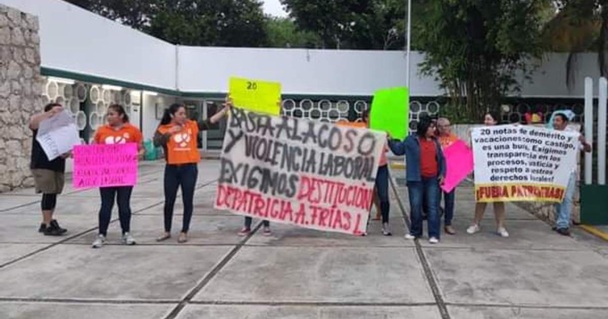 Trabajadores del IMSS Chetumal exigen destitución de jefa por acoso y nepotismo