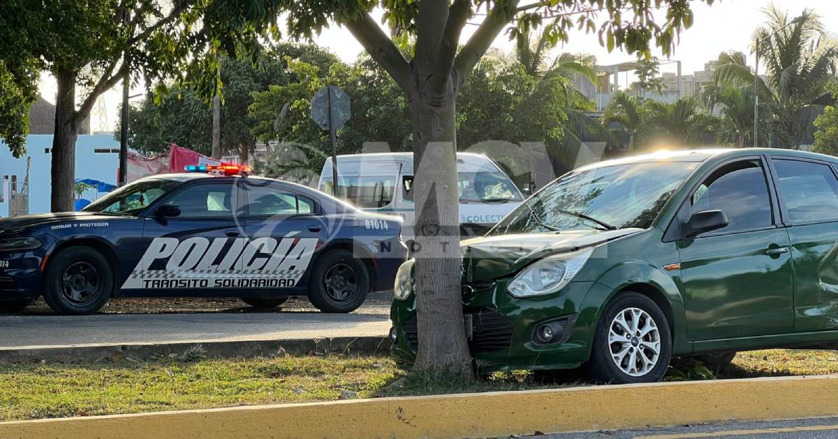 Accidente mañanero cerca de Villamar 2 en Playa del Carmen