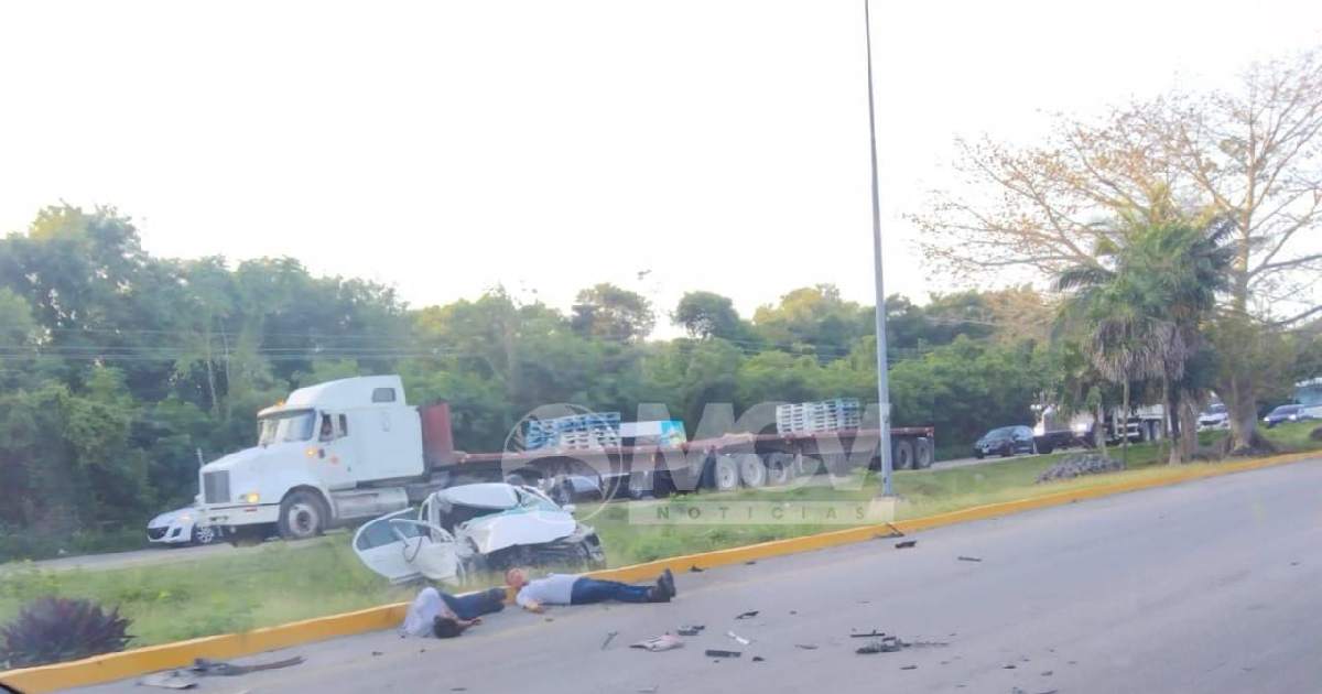 Aparatoso accidente en el tramo Cancún - Playa del Carmen