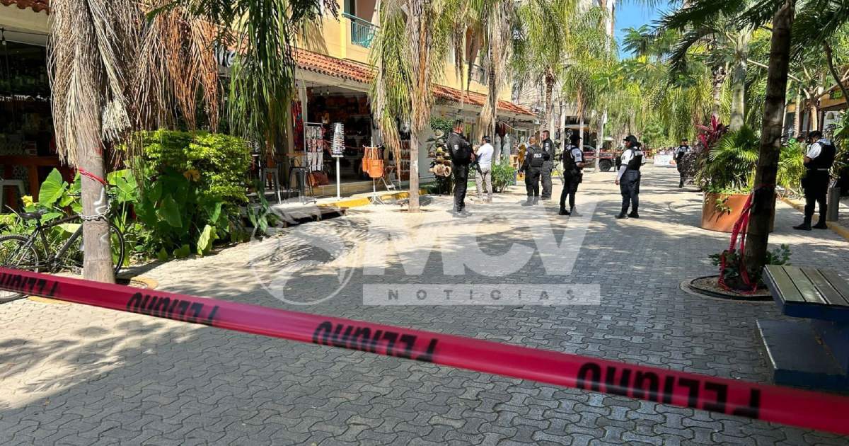 Balean a dos personas en la Quinta Avenida de Playa del Carmen