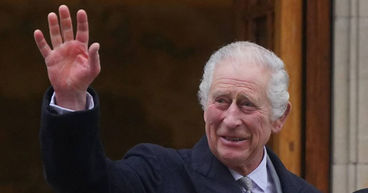 El rey Carlos III sale del hospital tras cirugía de próstata