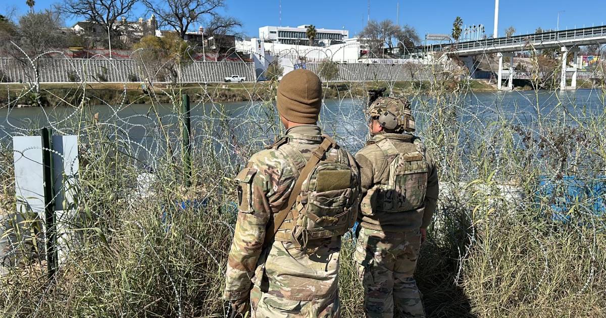 Texas mantiene alambre de púas en la frontera pese a fallo de la Corte