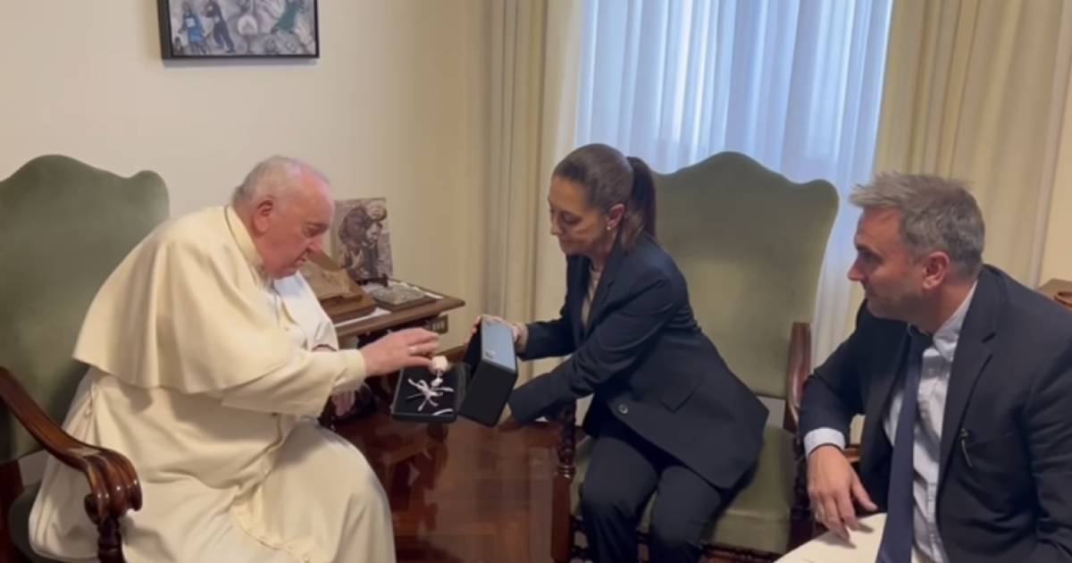 Claudia Sheinbaum llevará regalo del Vaticano a México
