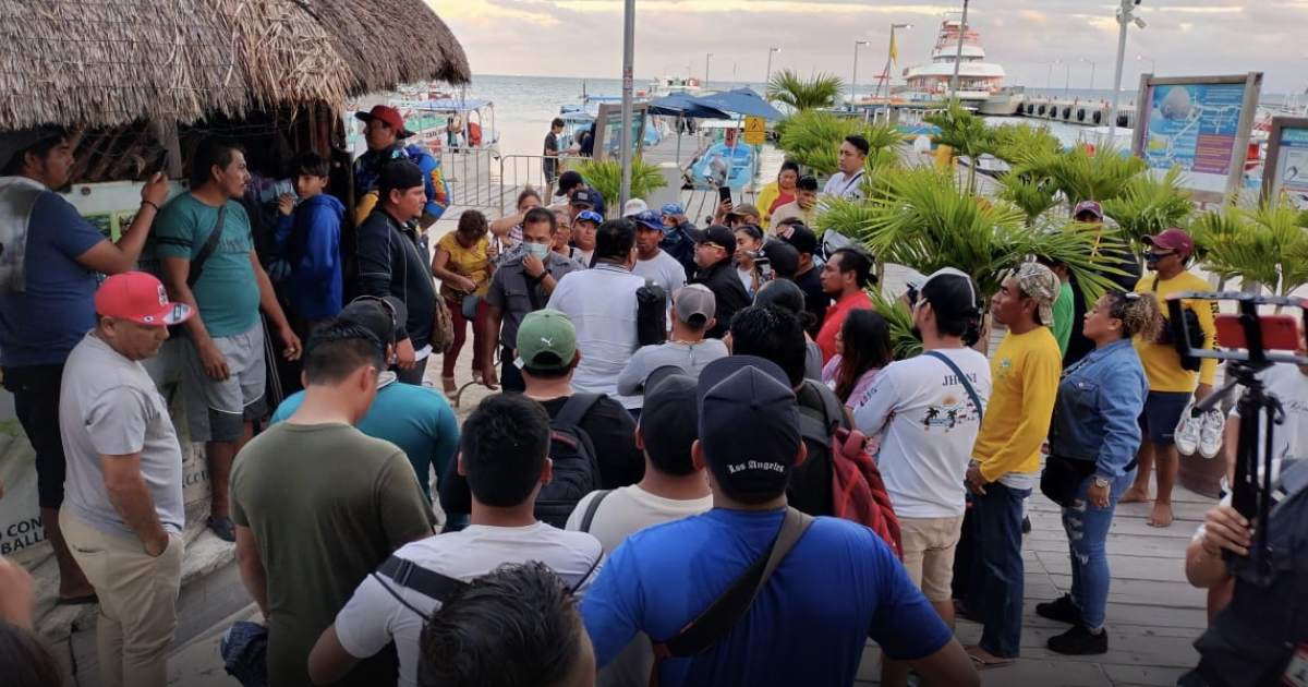 Lancheros de Isla Mujeres defienden al capitán detenido, tras fatal naufragio de embarcación