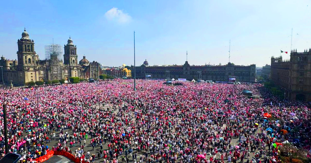 Marcha por la Democracia abarrotó el Zócalo capitalino