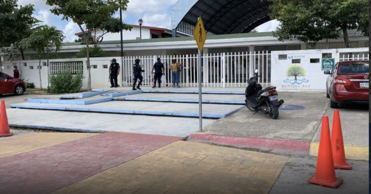 Separan del cargo a maestro acusado de acoso en secundaria de Playa del Carmen