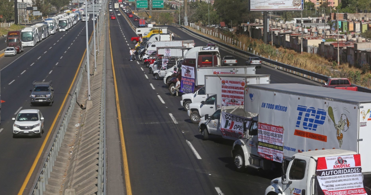 Transportistas cerrarán carreteras y autopistas este 15 de febrero