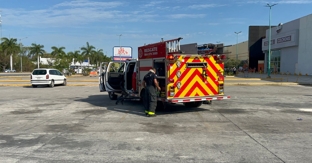 Incendio controlado en plaza