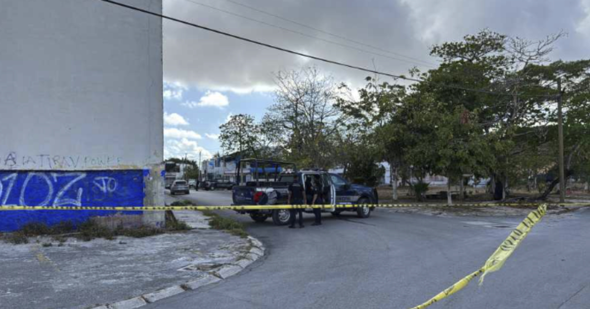 Cuerpo embolsado en Cancún zona centro