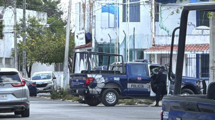 Cuerpo embolsado en Cancún zona centro