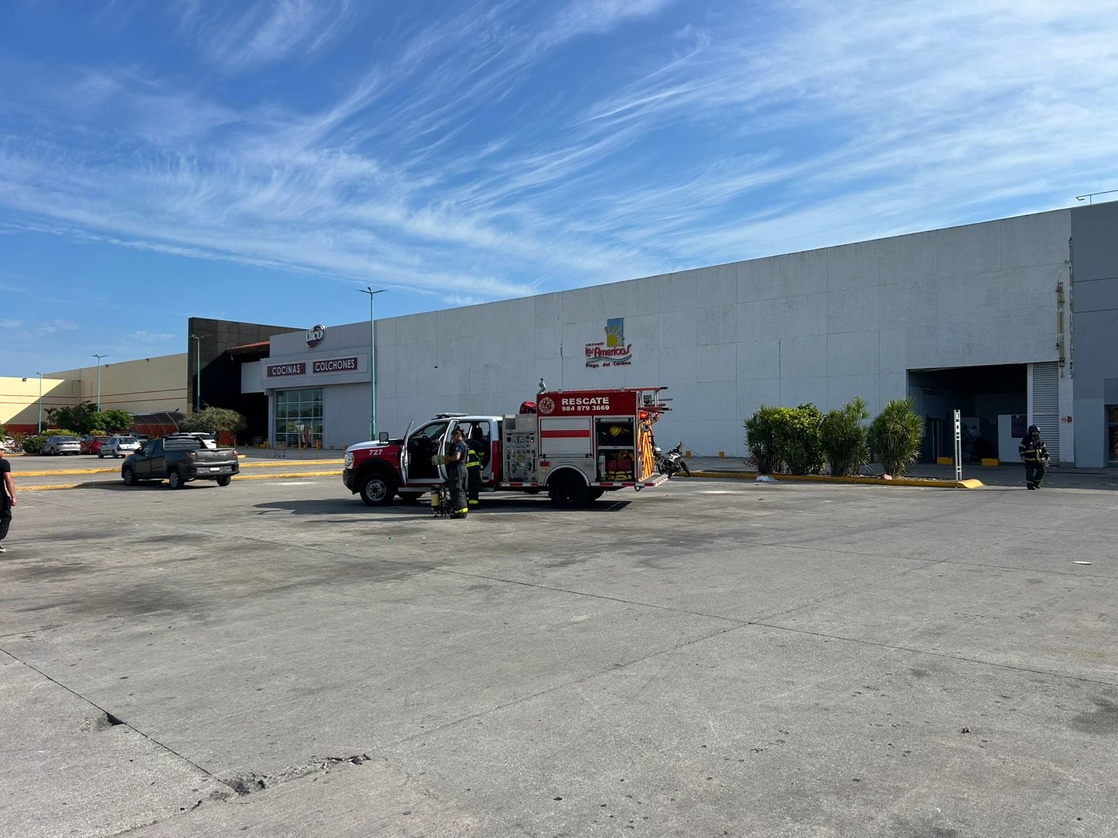Incendio controlado en plaza