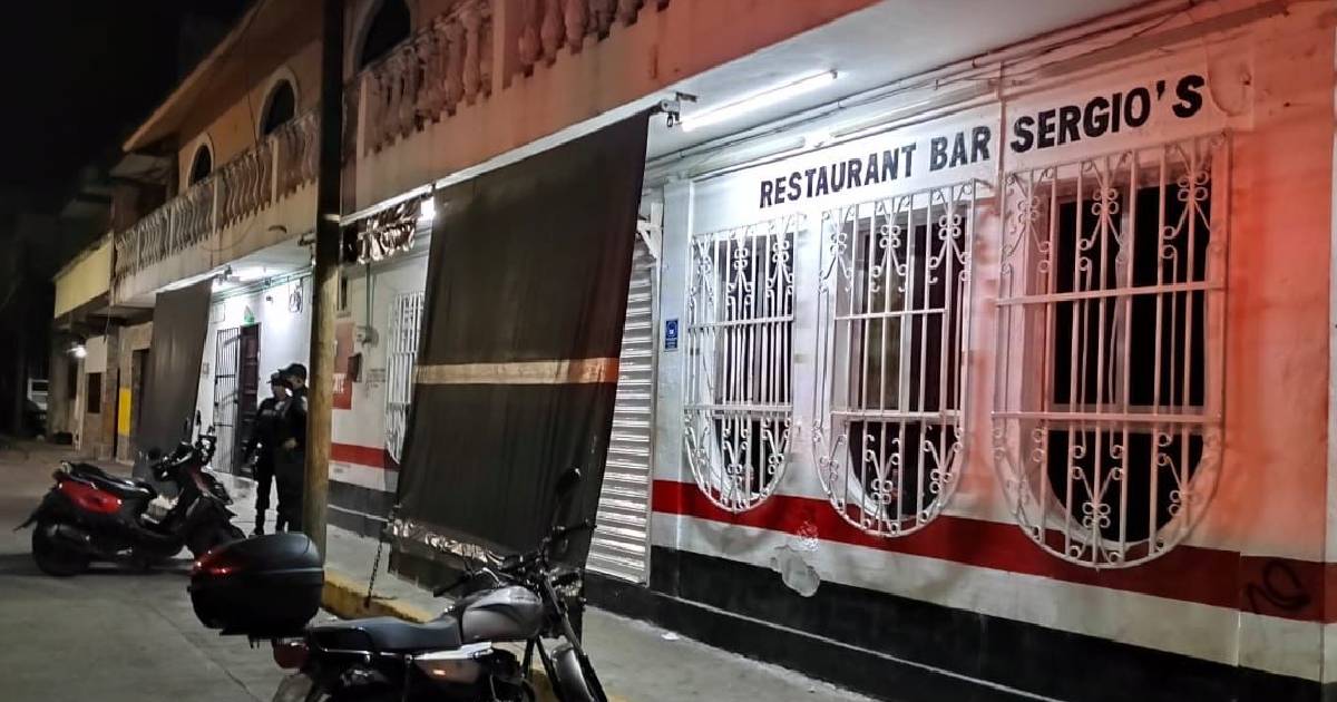 Balean a encargado bar en Playa