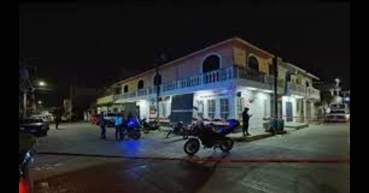 Balean a encargado bar en Playa
