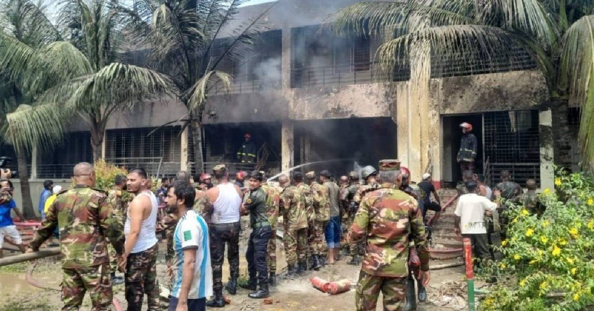 Accidente aéreo en Bangladesh en campus
